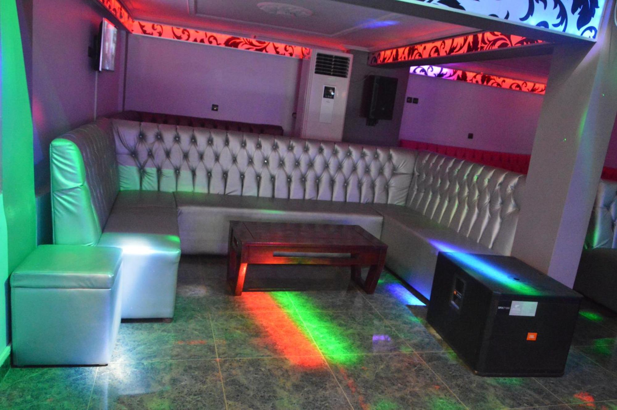Nikita Hotel Yaoundé エクステリア 写真