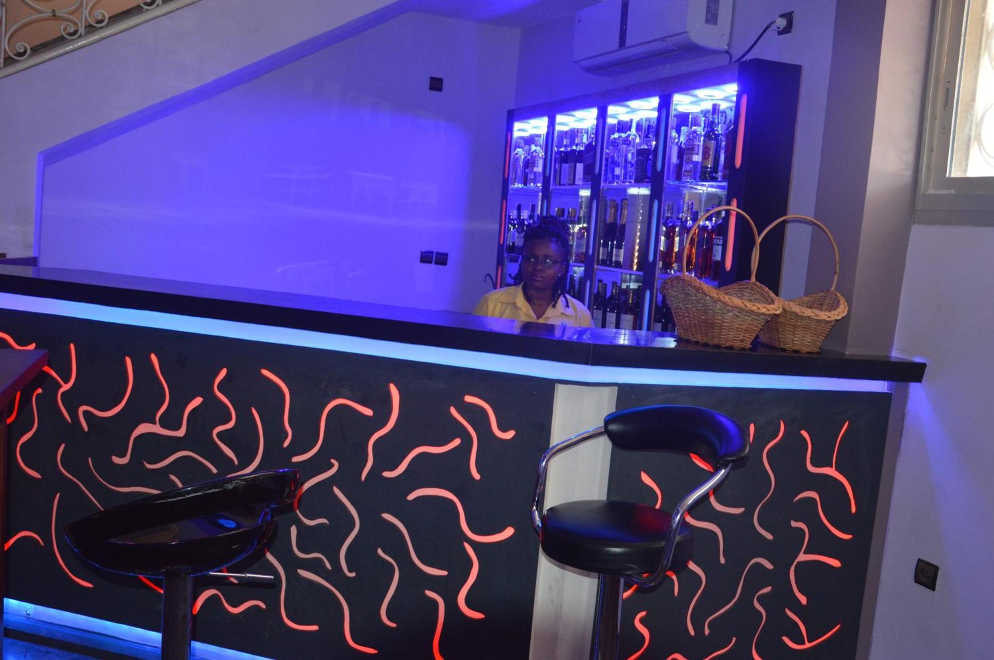 Nikita Hotel Yaoundé エクステリア 写真