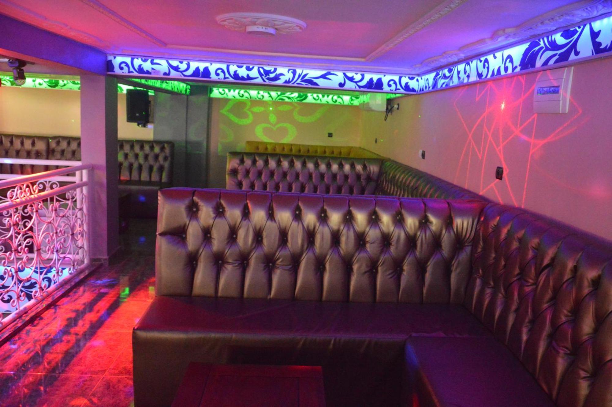 Nikita Hotel Yaoundé エクステリア 写真
