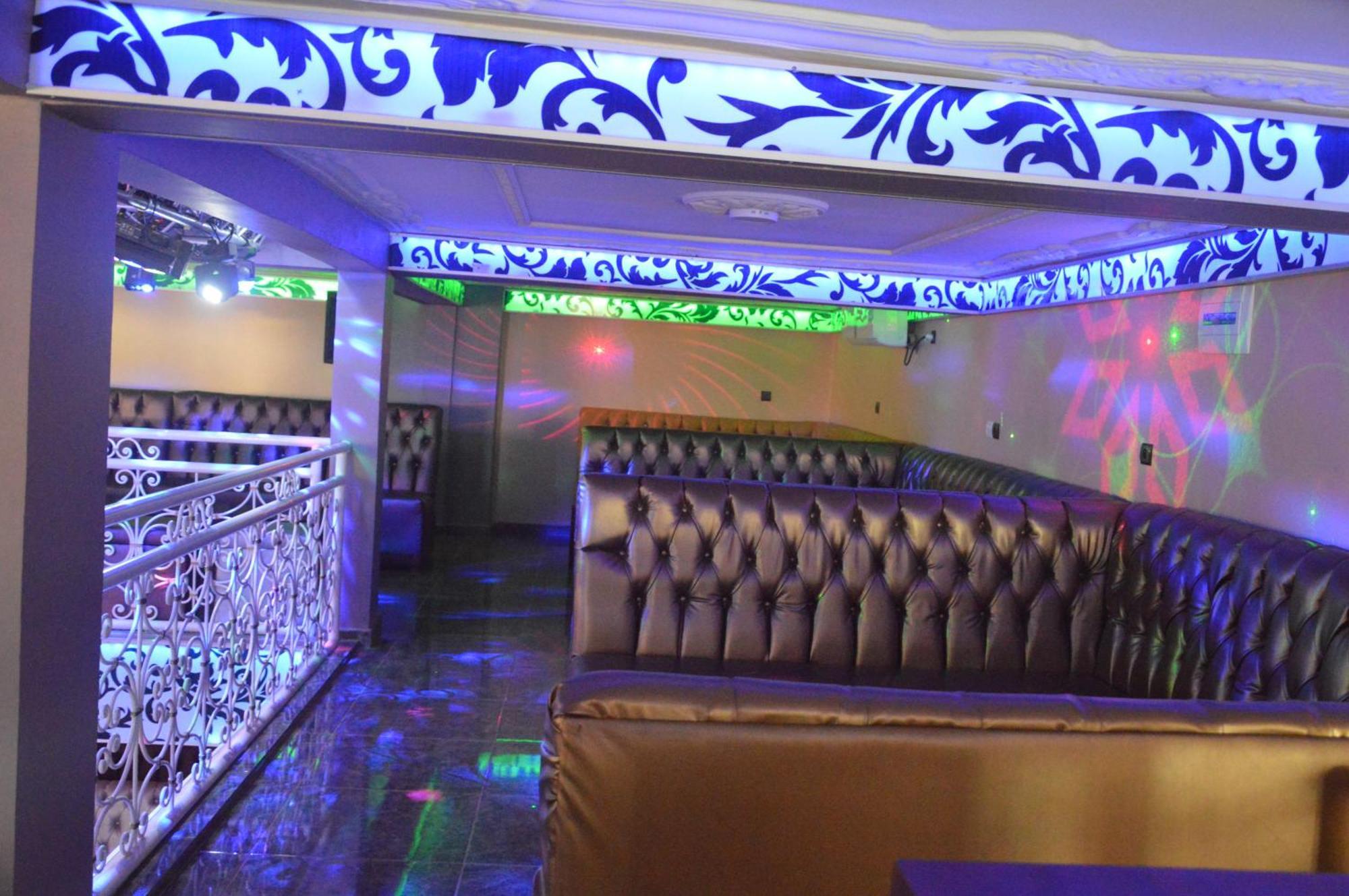 Nikita Hotel Yaoundé エクステリア 写真