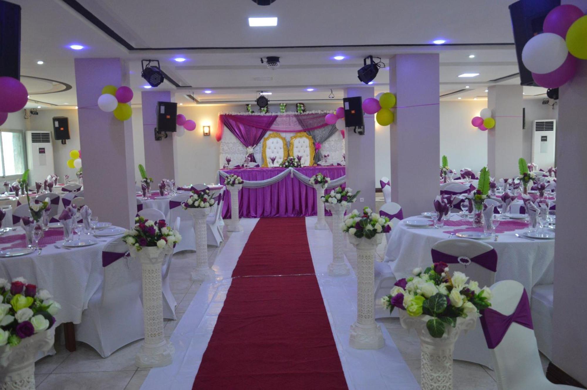 Nikita Hotel Yaoundé エクステリア 写真