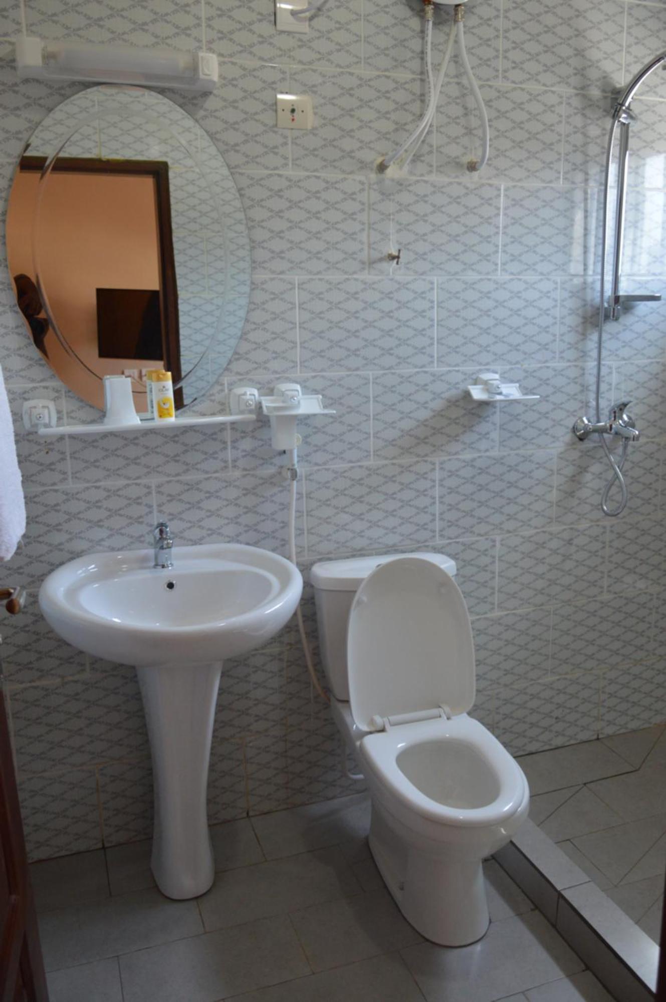Nikita Hotel Yaoundé エクステリア 写真